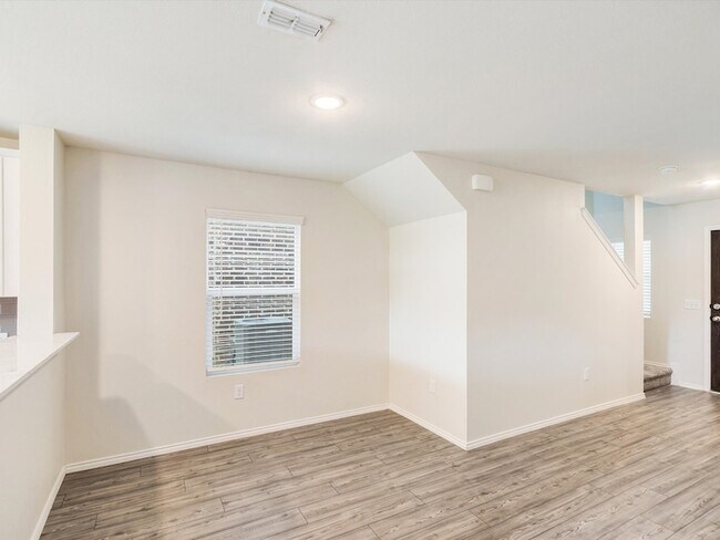 Building Photo - 405 Glendale Dr
