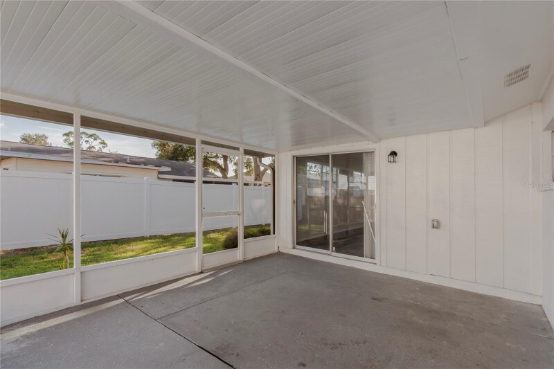 Building Photo - 2813 20th Ave W