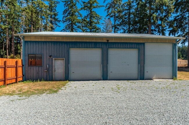 Building Photo - 811 Patmore Rd
