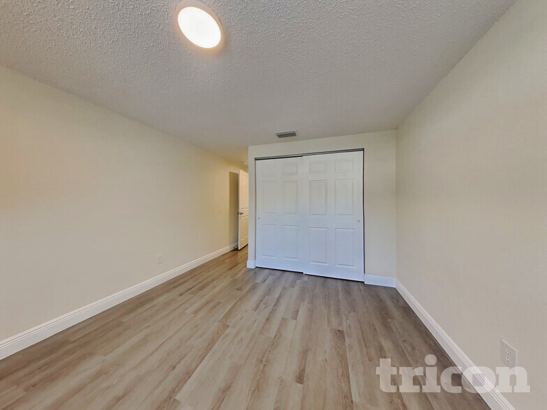 Building Photo - 15936 Winding Dr