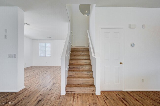 Building Photo - 5033 Apache Valley Ave