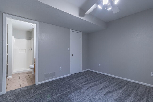 Building Photo - 1507 Raleigh Dr