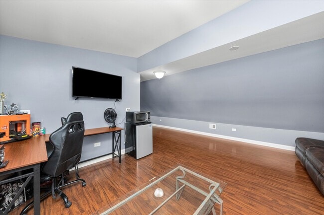 Building Photo - 5108 W 24th Pl