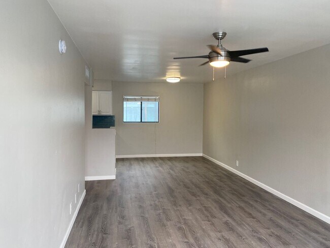 Interior Photo - The Vintage