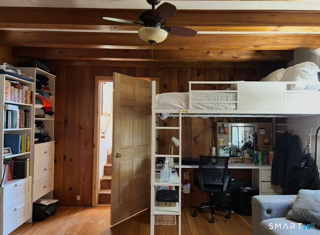 Building Photo - 16 Flak Ln