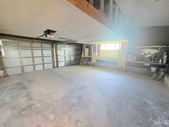 Building Photo - 760 Briarwood Dr