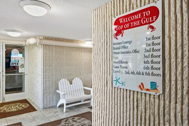 Building Photo - 8817 S Thomas Dr