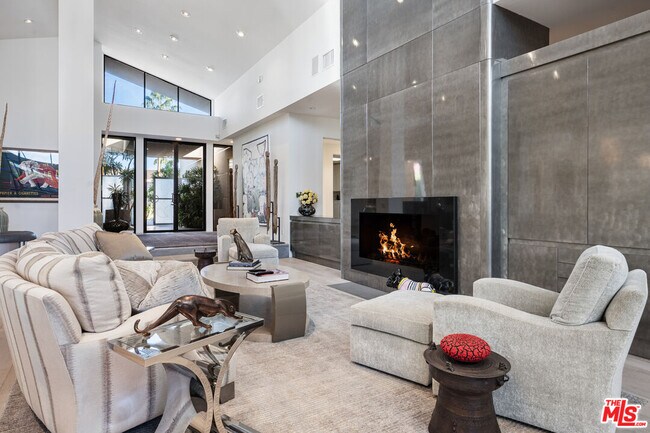 Building Photo - 6 Rocky Ln