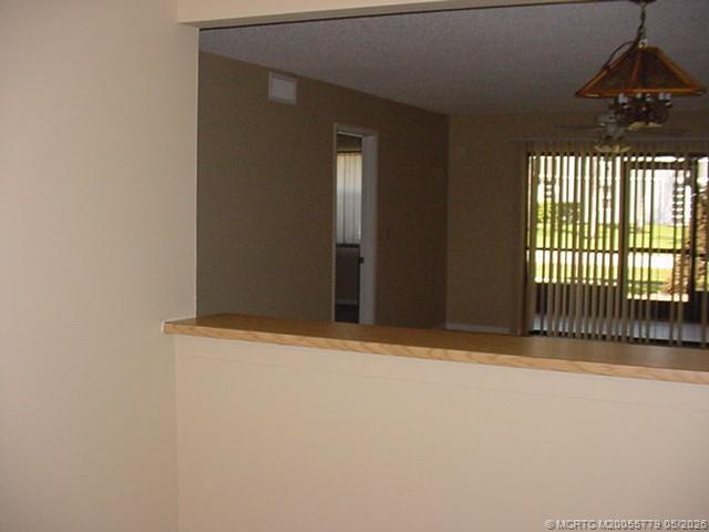 Building Photo - 1290 SE Parkview Pl