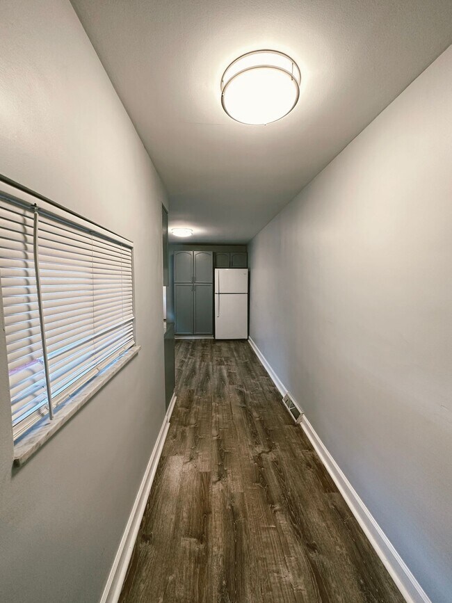 Building Photo - NEWLY RENOVATED 2 BEDROOM WITH GARAGE IN THE HEART OF SOUTHSIDE!