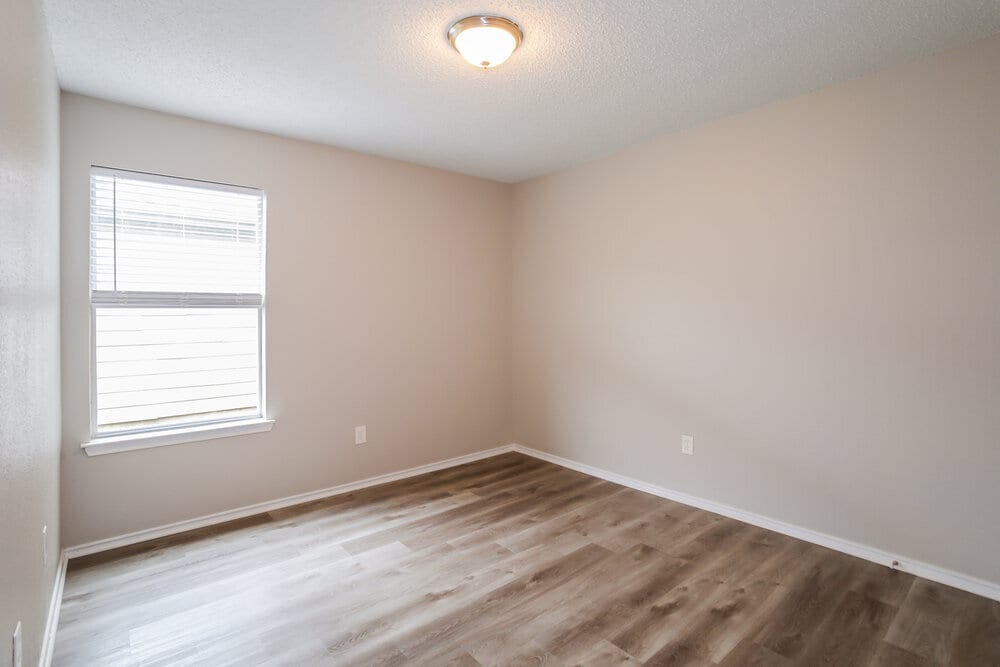 Building Photo - 10529 Flamewood Dr