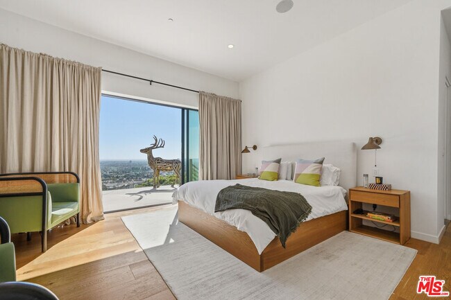 Building Photo - 8242 Hillside Ave