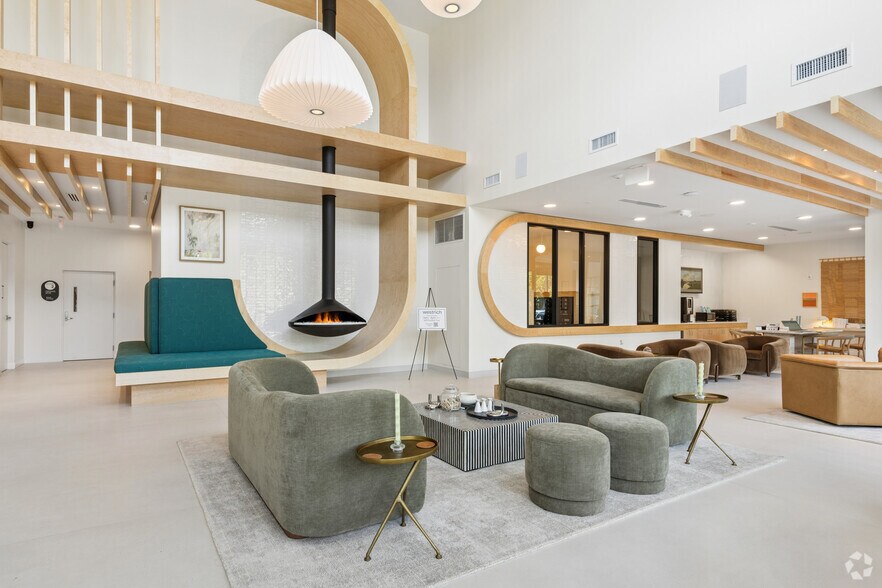 Lobby Photo - Westrich