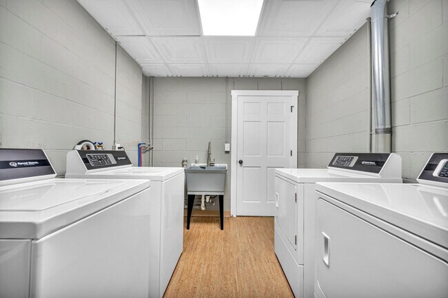 Building Photo - 23120 Bates Rd