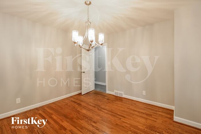 Building Photo - 3520 Langdale Dr