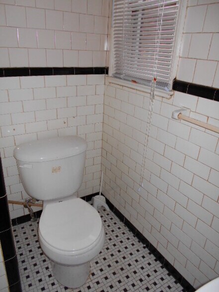 Building Photo - 3509 6th St