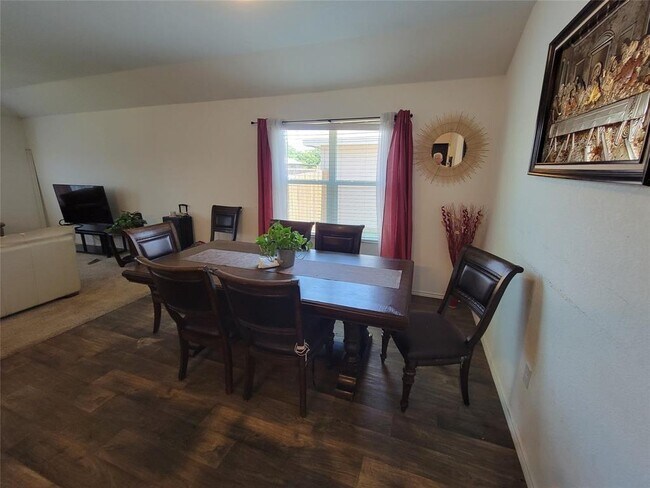 Building Photo - 3610 Batson Dr
