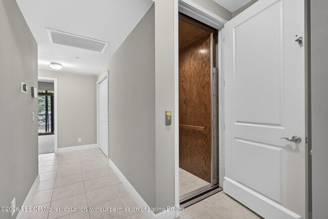 Building Photo - 803 del Sol Cir