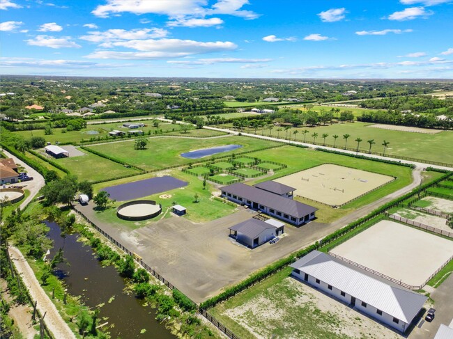 Building Photo - 16175 Deer Path Ln