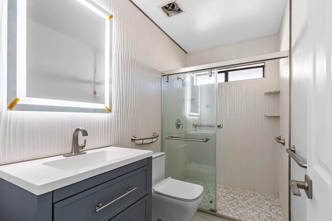Building Photo - 4401 W McRae Way
