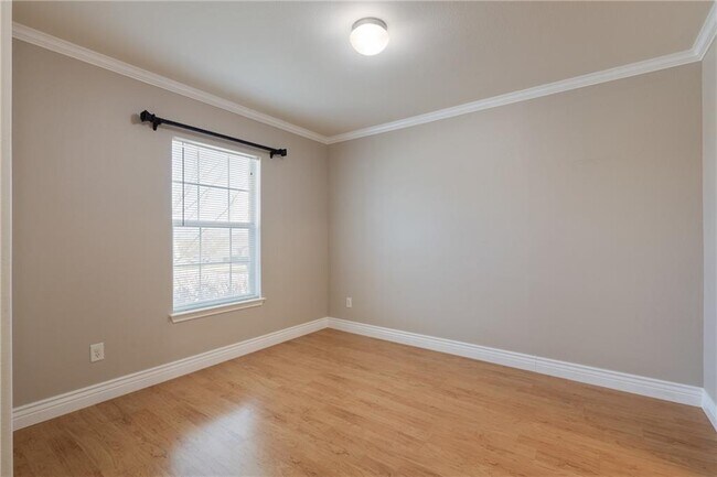 Building Photo - 3800 Vonnegut Ct