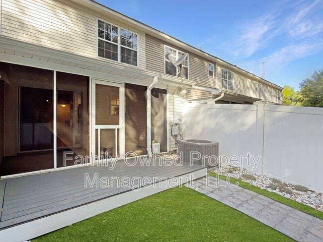 Building Photo - 502 Tree Branch Cir