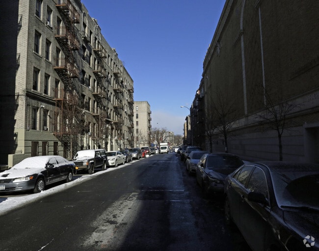 2403 Creston Avenue Apartments - 2403 Creston Ave Bronx NY 10468