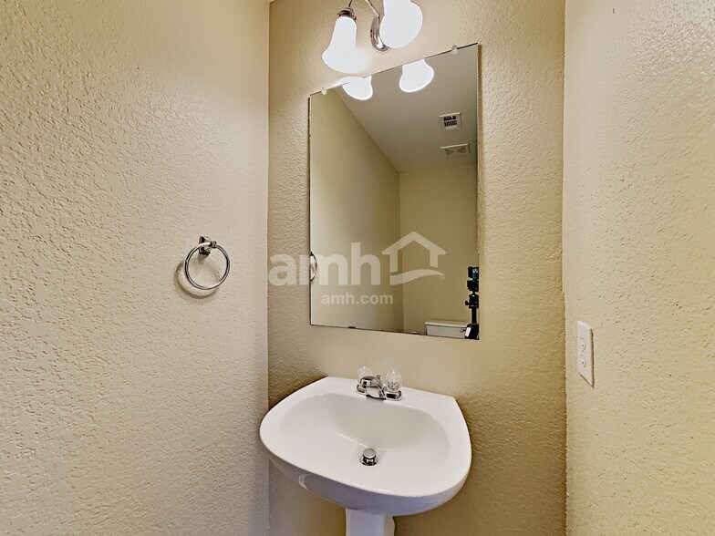 Building Photo - 12803 Salerno Way