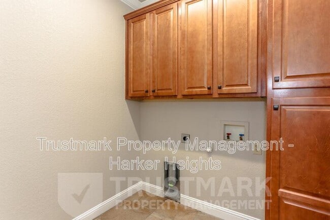 Building Photo - 3104 Sabine Cove