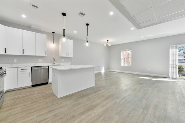 Building Photo - 1180 Great Plain Ave