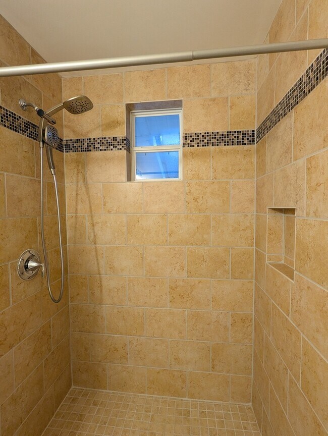 Building Photo - 2506 N Duke St