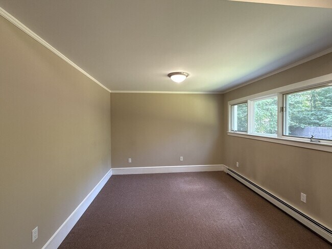 Building Photo - 9 Sunny Knoll Terrace