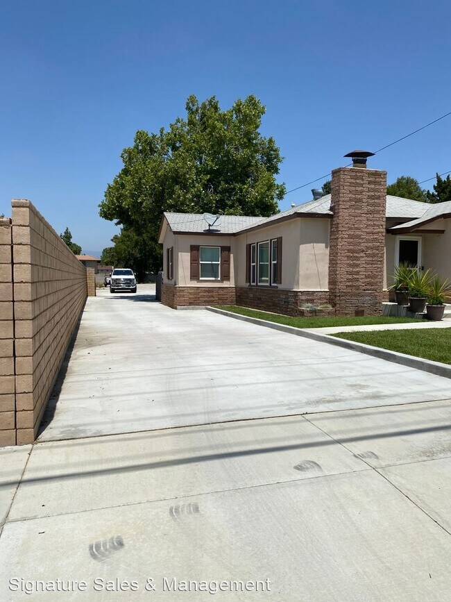 Building Photo - 2 br, 2 bath House - 22420 Van Buren Street