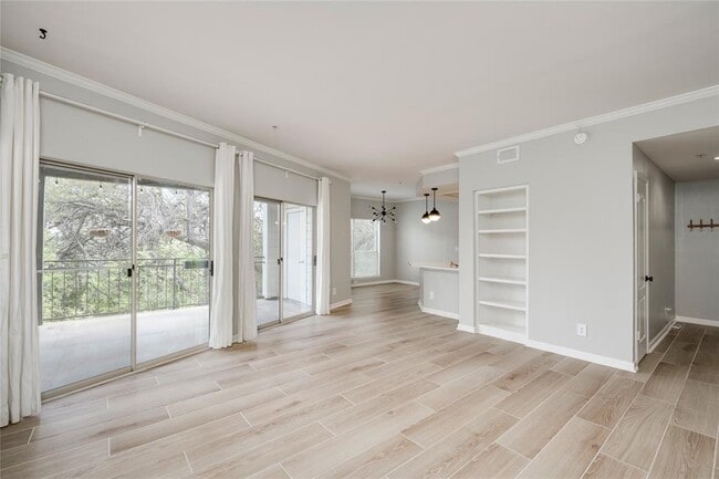 Building Photo - 6000 Shepherd Mountain Cove