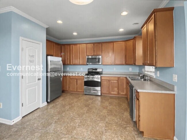 Building Photo - 129 Macon Dr