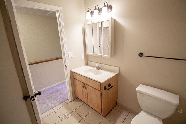 Building Photo - 1329 Valley Creek Ln