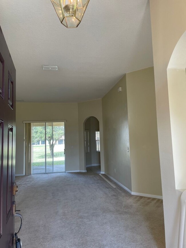 Building Photo - Great 3/2 floor plan