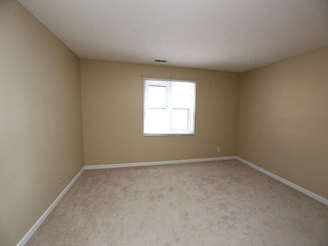 Building Photo - 4908 Pine Cone Dr