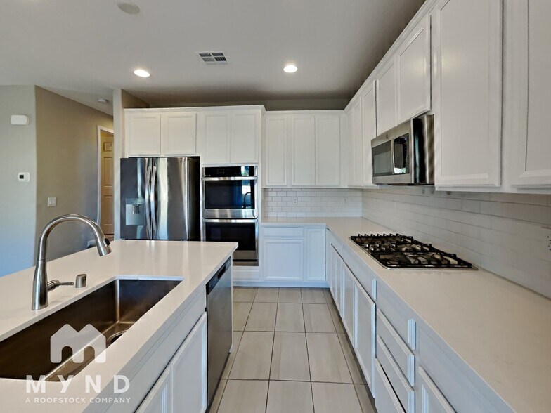 Building Photo - 5709 Justin Robert St