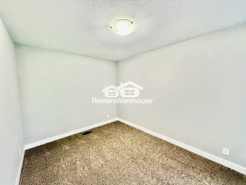 Building Photo - 3623 SW 9th St