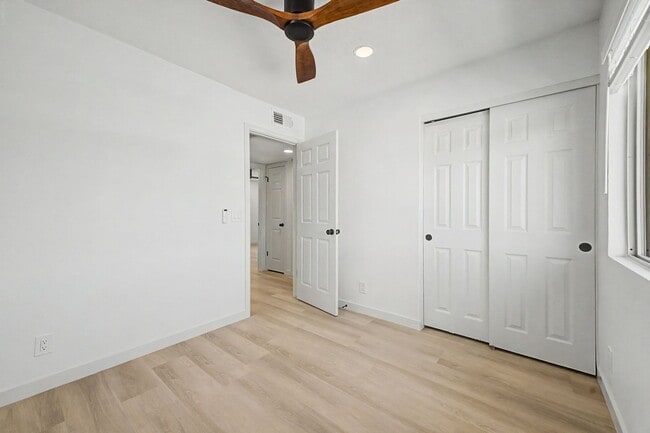 Building Photo - South Tempe 3BR Townhome w/ Private Yard, W/D & Parking