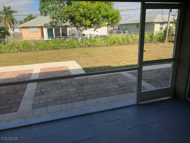 Building Photo - 703 SW 22nd St