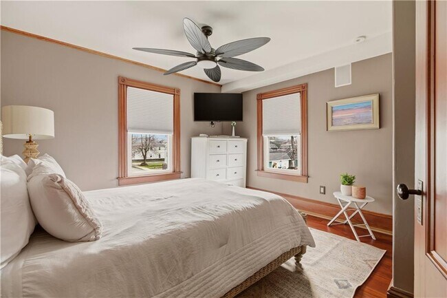 Building Photo - 23 Clinton St