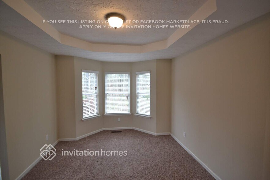 Building Photo - 4050 Lions Gate