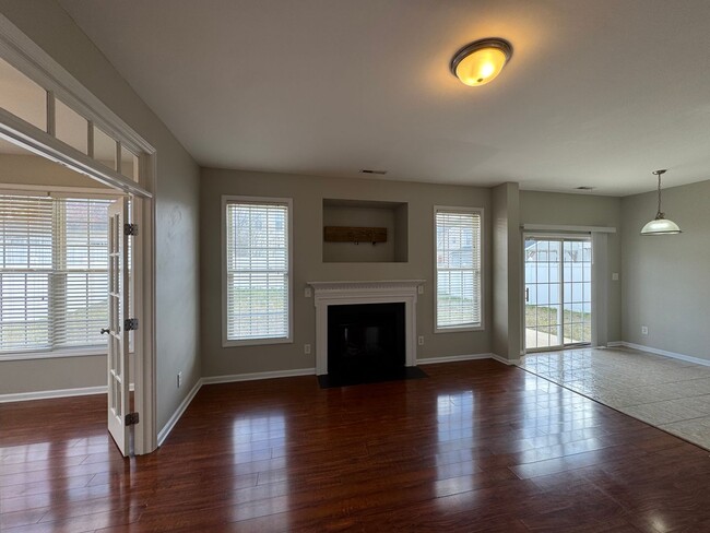 Building Photo - 4 Bedroom | 3 Bathroom Raleigh Home with F...