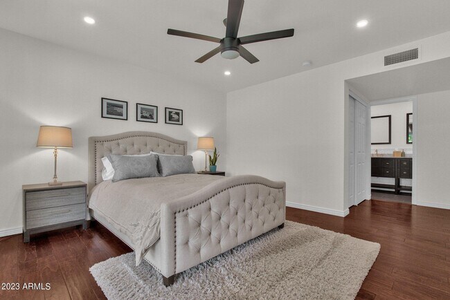 Building Photo - 6867 E Phelps Rd