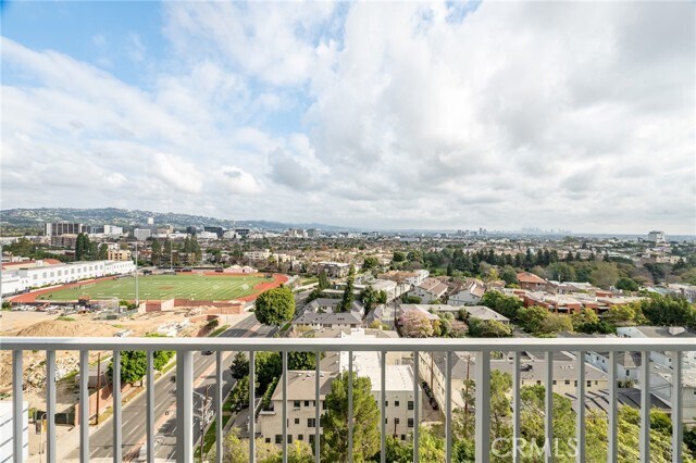 Building Photo - 2160 W Century Dr