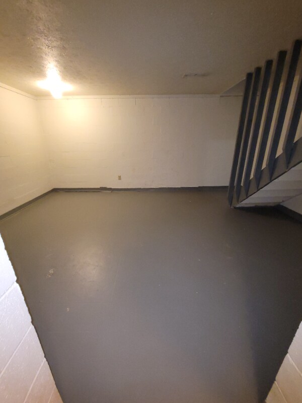 Building Photo - 2200 Harsh Ave SE