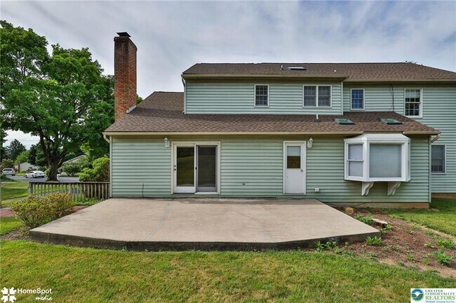 Building Photo - 4059 Wedgewood Rd
