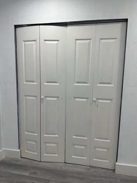 Building Photo - 841 N 69th Ave